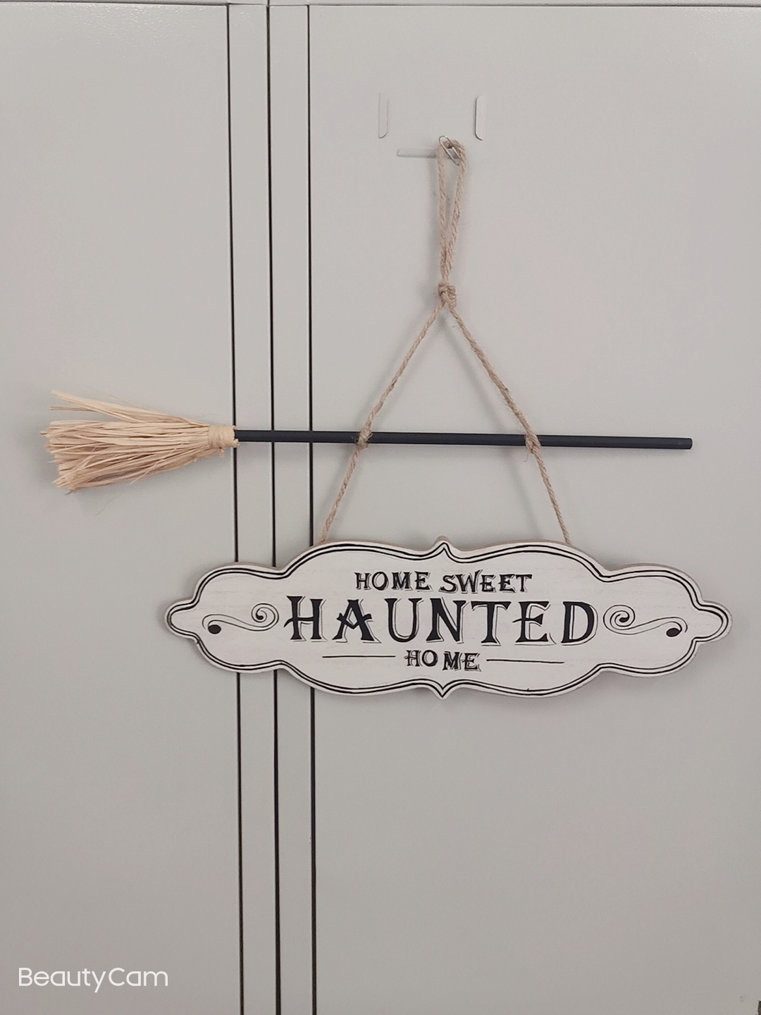 Halloween atmosphere door plate